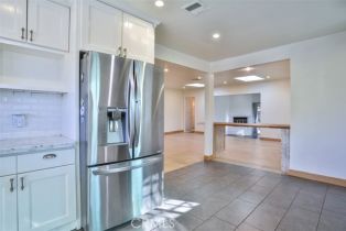 Single Family Residence, 18738 Sylvan st, Tarzana, CA 91335 - 15