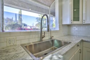 Single Family Residence, 18738 Sylvan st, Tarzana, CA 91335 - 16