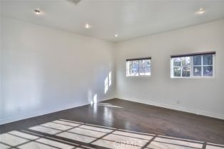 Single Family Residence, 18738 Sylvan st, Tarzana, CA 91335 - 24