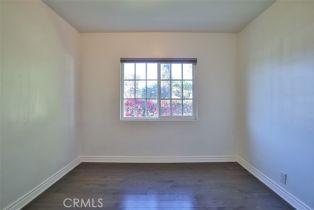 Single Family Residence, 18738 Sylvan st, Tarzana, CA 91335 - 37