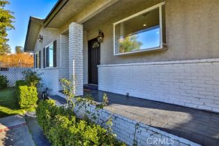 Single Family Residence, 18738 Sylvan st, Tarzana, CA 91335 - 5