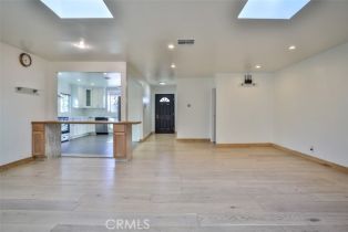 Single Family Residence, 18738 Sylvan st, Tarzana, CA 91335 - 6