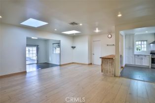 Single Family Residence, 18738 Sylvan st, Tarzana, CA 91335 - 9