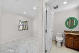 Single Family Residence, 5025 Noble ave, Sherman Oaks, CA 91403 - 10