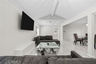 Single Family Residence, 5025 Noble ave, Sherman Oaks, CA 91403 - 13