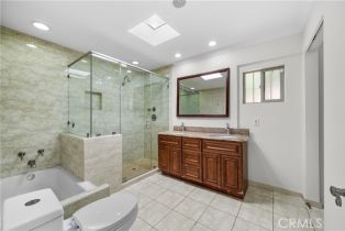 Single Family Residence, 5025 Noble ave, Sherman Oaks, CA 91403 - 17