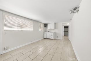 Single Family Residence, 5025 Noble ave, Sherman Oaks, CA 91403 - 22