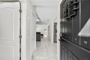 Single Family Residence, 5025 Noble ave, Sherman Oaks, CA 91403 - 3