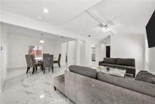 Single Family Residence, 5025 Noble ave, Sherman Oaks, CA 91403 - 5