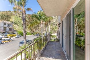 Single Family Residence, 521 Via Montana, Burbank, CA 91501 - 12