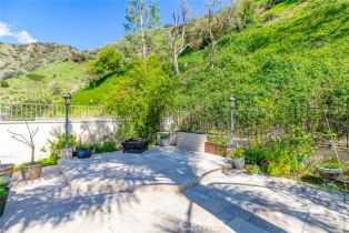Single Family Residence, 521 Via Montana, Burbank, CA 91501 - 52