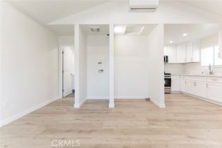 Single Family Residence, 17237 Kingsbury st, Granada Hills, CA 91344 - 10