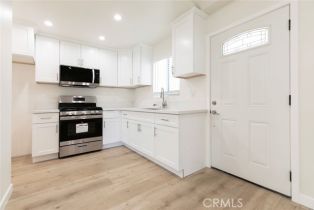 Single Family Residence, 17237 Kingsbury st, Granada Hills, CA 91344 - 12