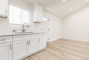 Single Family Residence, 17237 Kingsbury st, Granada Hills, CA 91344 - 13