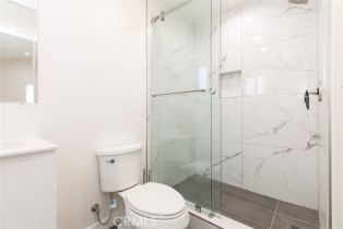 Single Family Residence, 17237 Kingsbury st, Granada Hills, CA 91344 - 16