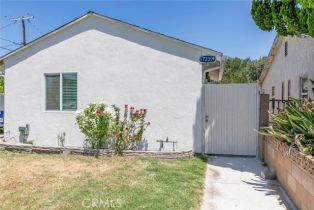 Single Family Residence, 17237 Kingsbury st, Granada Hills, CA 91344 - 2
