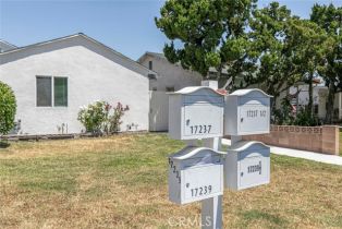 Single Family Residence, 17237 Kingsbury st, Granada Hills, CA 91344 - 3