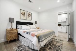 Single Family Residence, 18060 Oxnard st, Encino, CA 91316 - 13