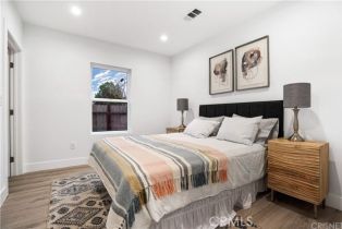 Single Family Residence, 18060 Oxnard st, Encino, CA 91316 - 14