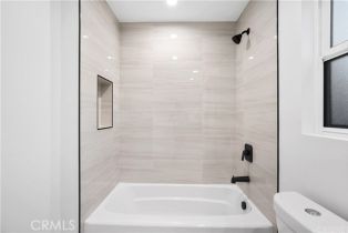 Single Family Residence, 18060 Oxnard st, Encino, CA 91316 - 21