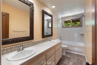 Single Family Residence, 9824 Baden ave, Chatsworth, CA 91311 - 59