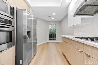 Condominium, 12633 Moorpark st, Studio City, CA 91604 - 4