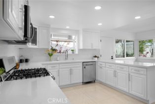 Single Family Residence, 3690 Alder ln, Pasadena, CA 91107 - 10