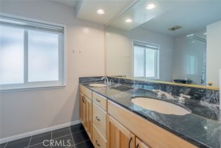 Single Family Residence, 19941 Hiawatha st, Chatsworth, CA 91311 - 38