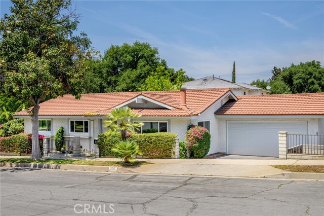 Single Family Residence, 575 Winona way, Pasadena, CA 91103 - 1