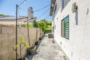 Single Family Residence, 17465 Tuscan dr, Granada Hills, CA 91344 - 34