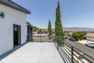 Single Family Residence, 17465 Tuscan dr, Granada Hills, CA 91344 - 62