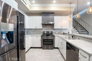 Condominium, 201 Reese pl, Burbank, CA 91506 - 4