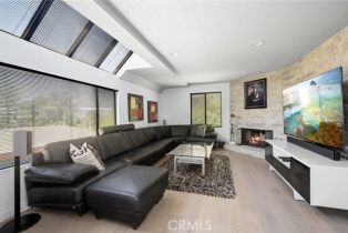 Single Family Residence, 3545 Alana dr, Sherman Oaks, CA 91403 - 29