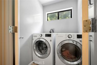 Single Family Residence, 3545 Alana dr, Sherman Oaks, CA 91403 - 32