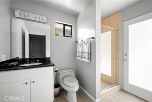 Single Family Residence, 3545 Alana dr, Sherman Oaks, CA 91403 - 33