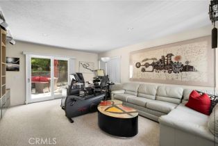 Single Family Residence, 3545 Alana dr, Sherman Oaks, CA 91403 - 34