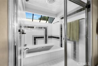 Single Family Residence, 3545 Alana dr, Sherman Oaks, CA 91403 - 44