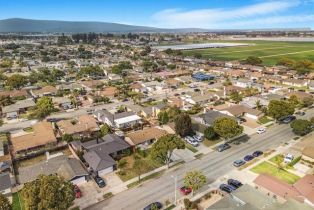 Single Family Residence, 2111 Sanford st, Oxnard, CA 93033 - 3