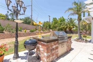 Single Family Residence, 2860 Olivewood cir, Corona, CA 92882 - 59