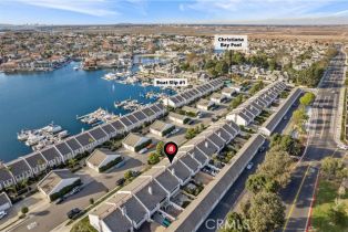 Condominium, 16532 Harbour LN, Huntington Beach, CA  Huntington Beach, CA 92649