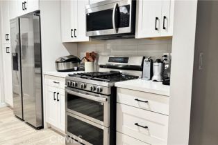 Single Family Residence, 1941 Mentone ave, Pasadena, CA 91103 - 2