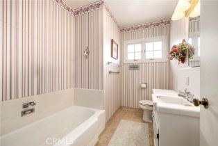 Single Family Residence, 12351 Woodlawn ave, Tustin, CA 92780 - 16