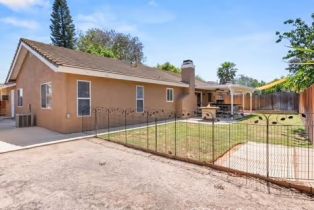 Single Family Residence, 11191 Baker ln, Riverside, CA 92505 - 38