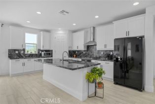 Condominium, 24205 Selwood dr, Corona, CA 92883 - 7