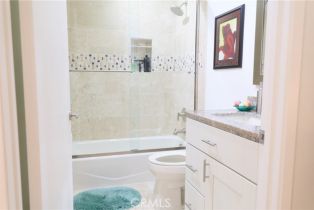 Condominium, 8482 Via Sonoma, La Jolla, CA 92037 - 11