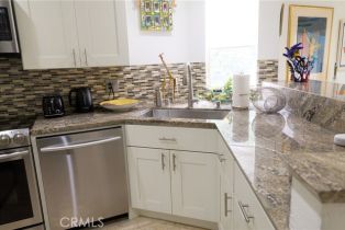 Condominium, 8482 Via Sonoma, La Jolla, CA 92037 - 7