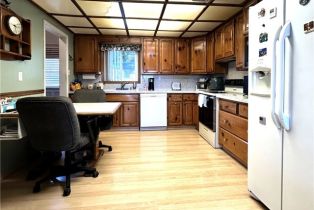 Single Family Residence, 950 Cedar st, Corona, CA 92879 - 10