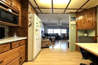 Single Family Residence, 950 Cedar st, Corona, CA 92879 - 12