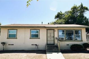 Single Family Residence, 950 Cedar st, Corona, CA 92879 - 2