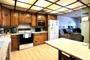 Single Family Residence, 950 Cedar st, Corona, CA 92879 - 9